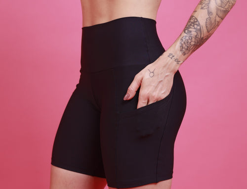 Bermuda Com Bolso - Preto