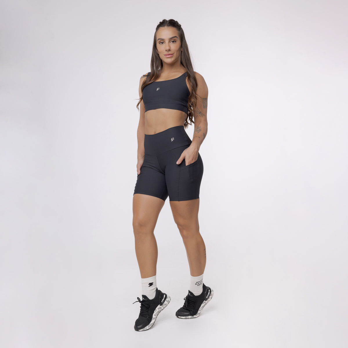 Bermuda Básica com Bolso - Preto