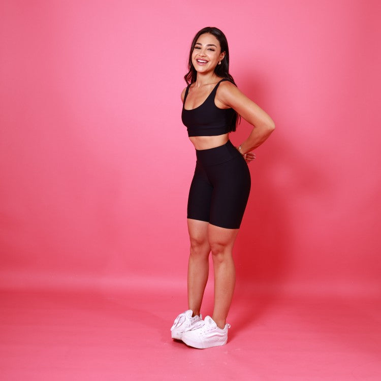 Conjunto Bermuda Bolso Unilateral & Top Camiseta Básico - Preto
