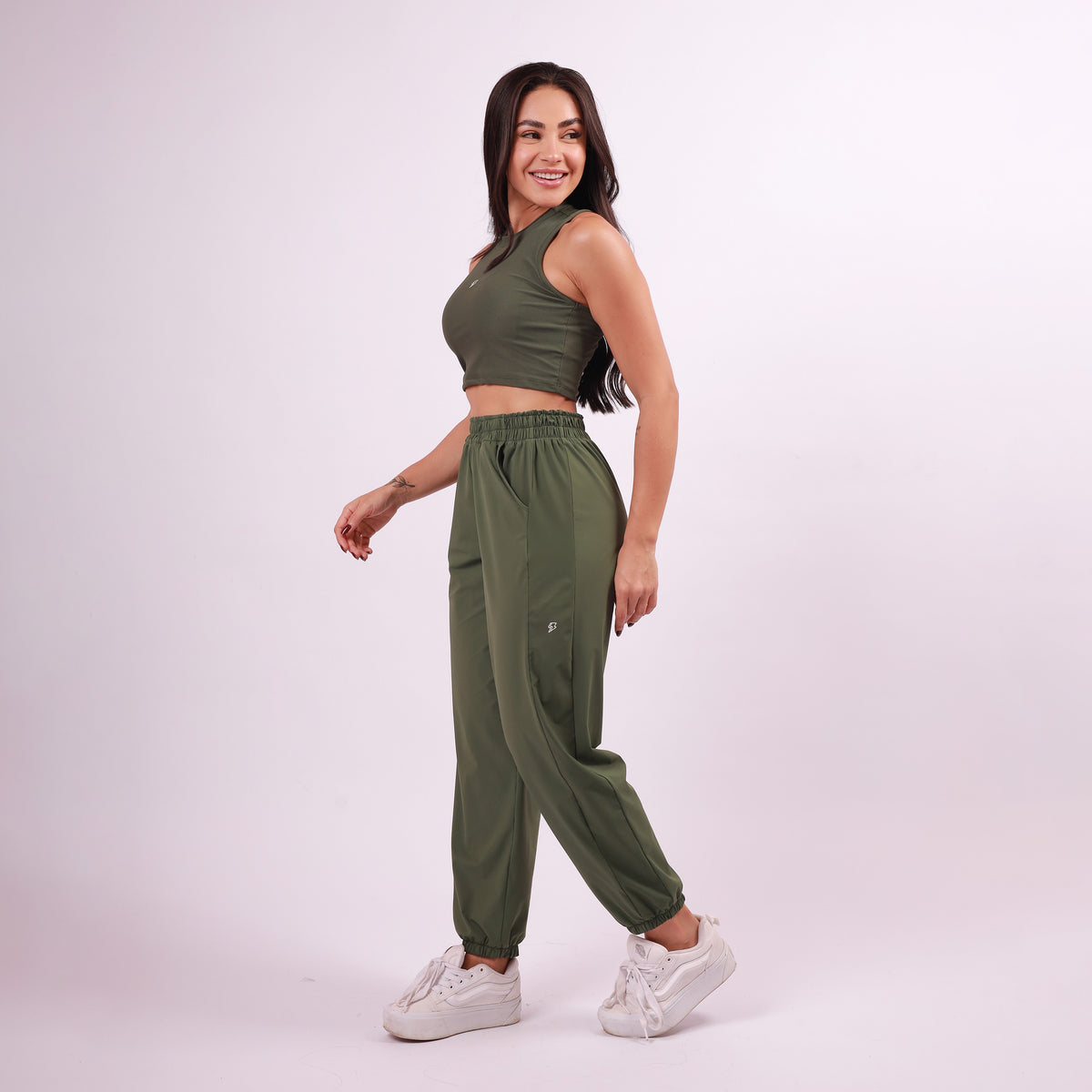 Calça Jogger Bolso Tech Fit - Verde Oliva