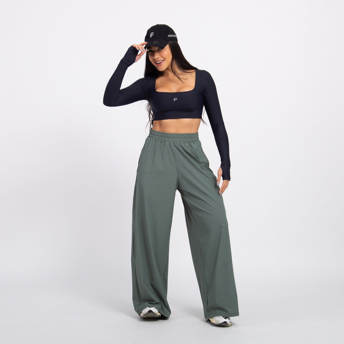 Top Cropped Manga Longa Sleek - Preto