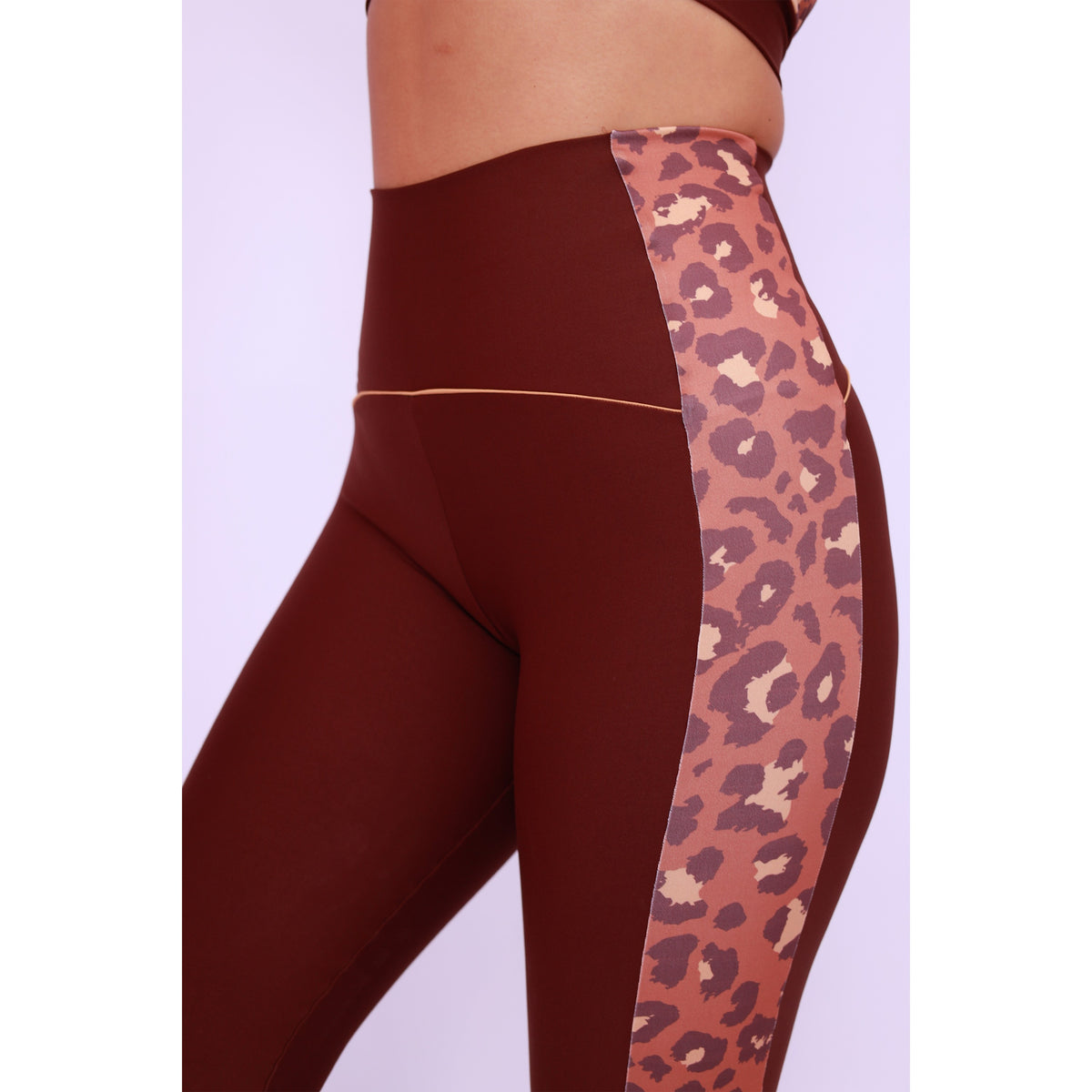 Legging Cós Anatômico Lateral Estampada - Onça Chocolate
