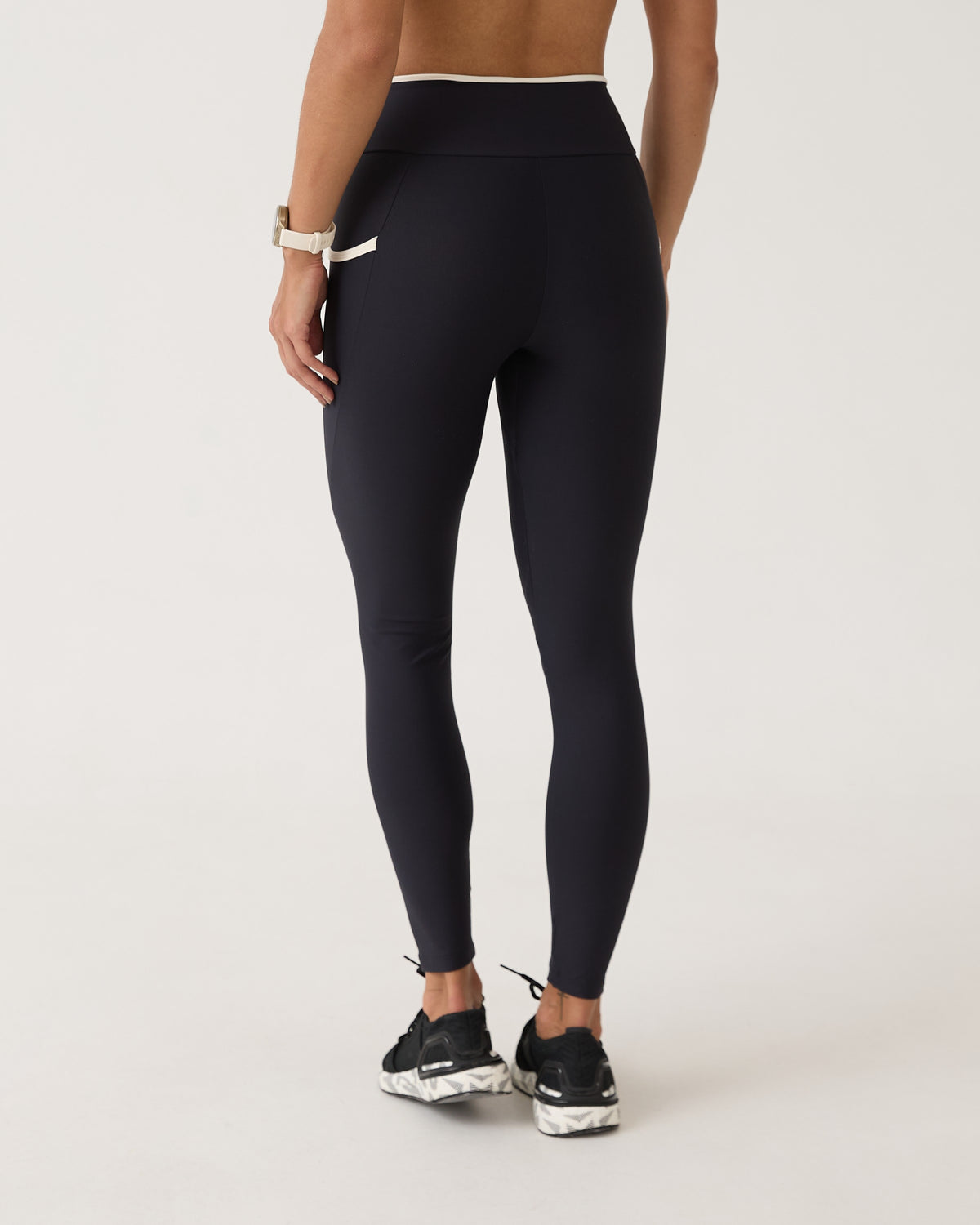 Legging com Bolso Fita Bicolor - Preto & Off White
