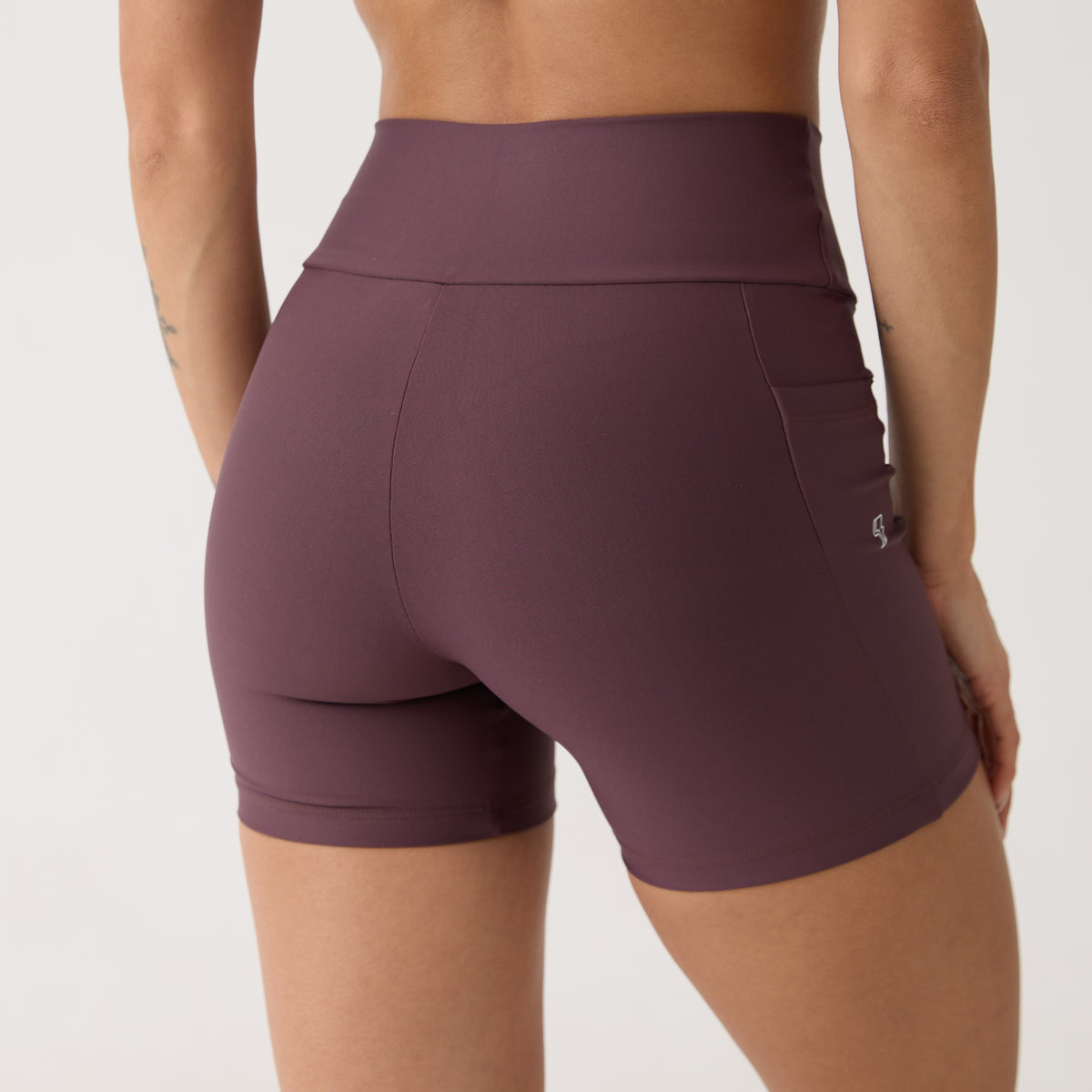 Short Bolso Unilateral - Ameixa