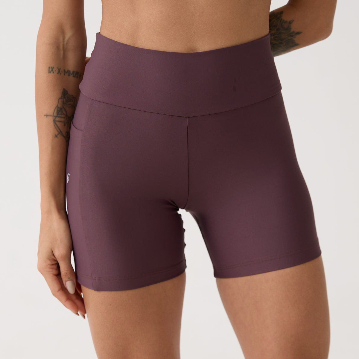 Short Bolso Unilateral - Ameixa