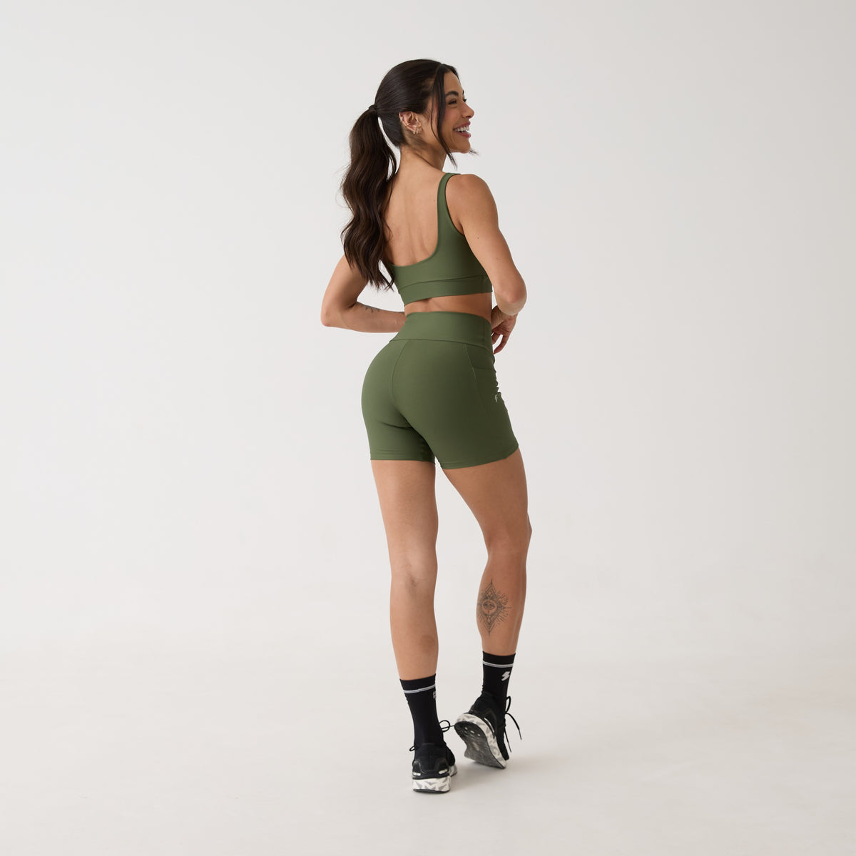 Short Bolso Unilateral - Verde Oliva