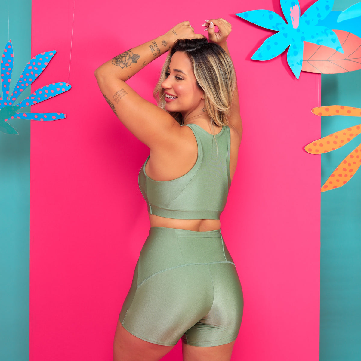 Short Fit Bolso Cós Shine - Verde Alecrim