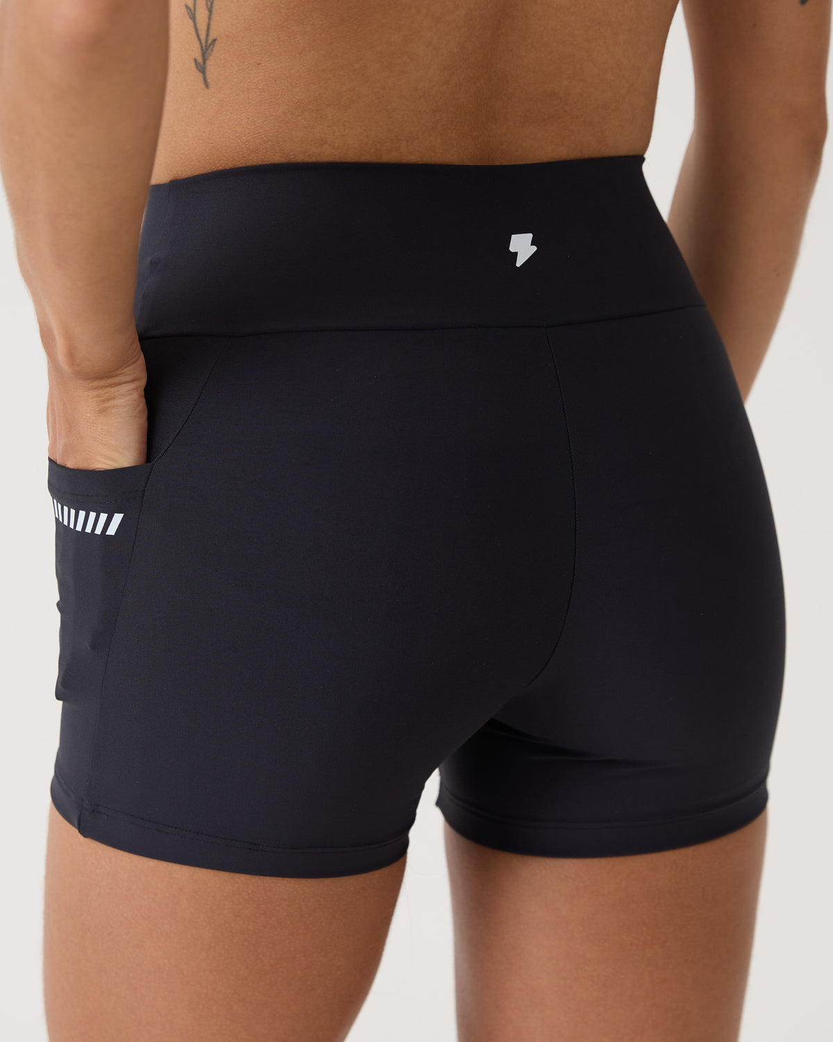 Short com Bolso Run Club - Preto