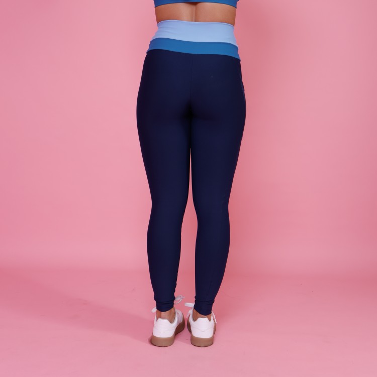 Legging Bolso Unilateral Azul Marinho e Azul Mar e Azul Céu