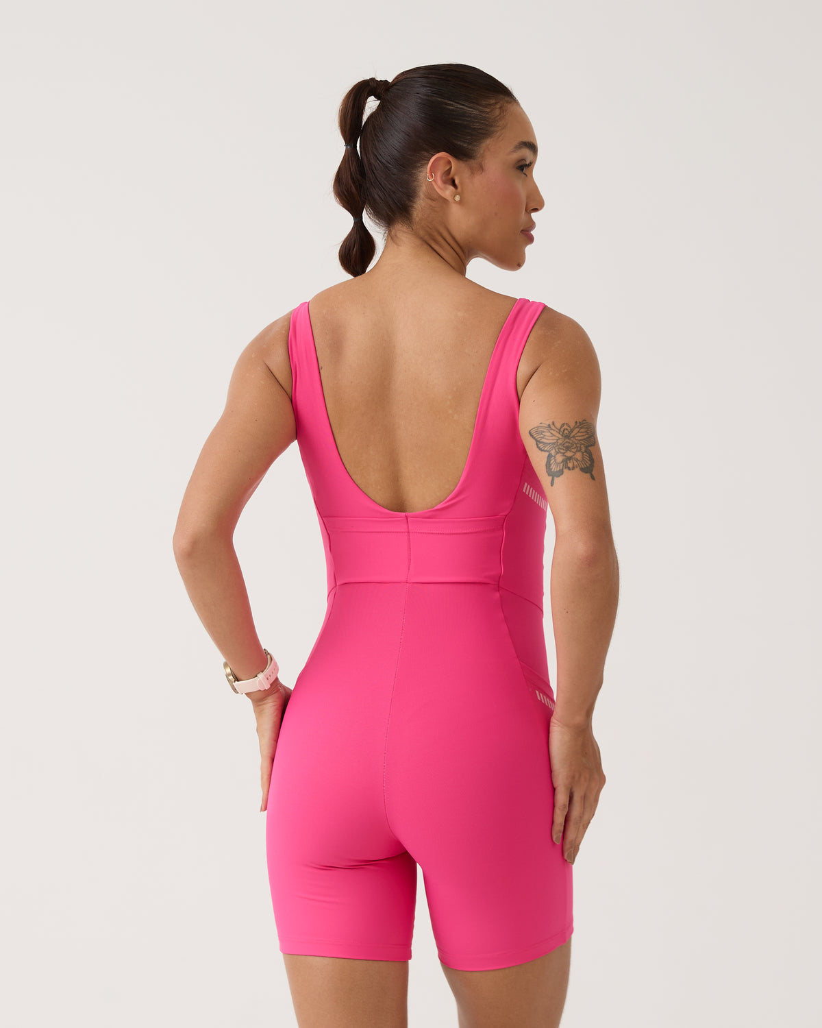 Macaquinho 6 Bolsos Run Club - Pink