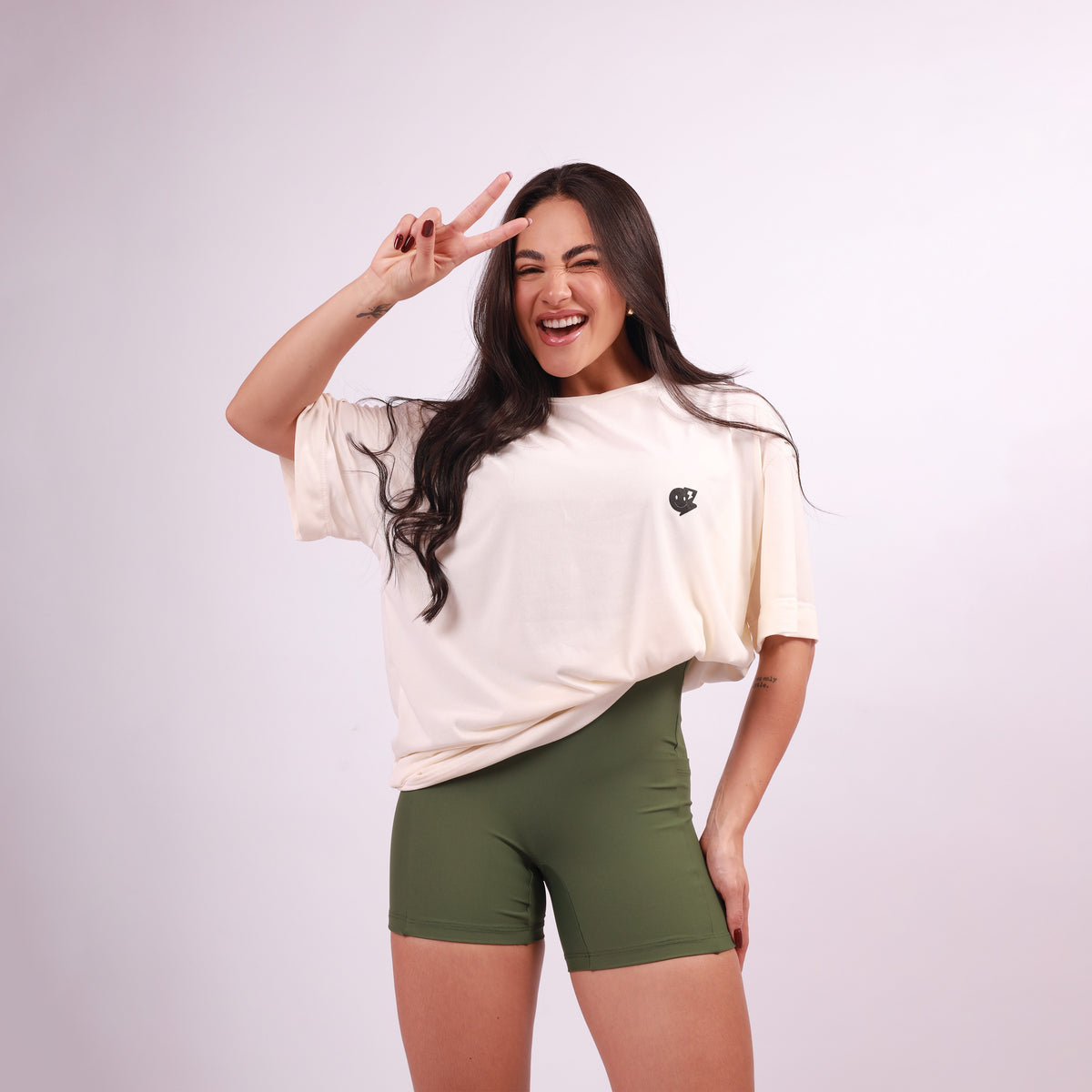 T-shirt Oversized Sport Atleta - Off White & Preto