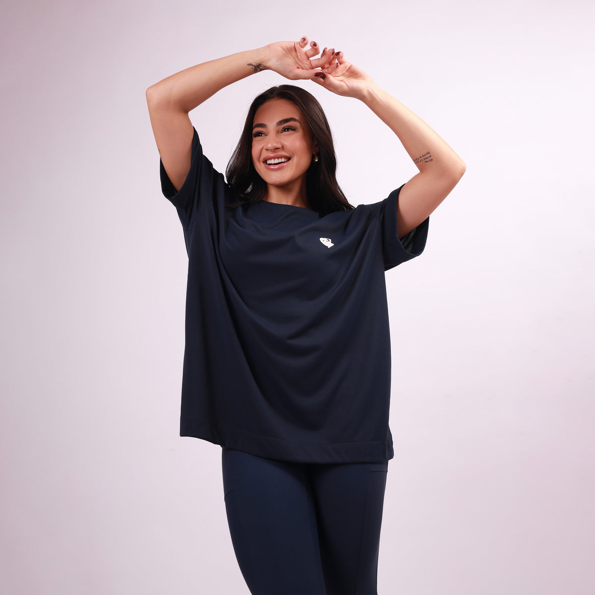 T-SHIRT OVERSIZED SPORT ATLETA - MARINHO e OFF WHITE