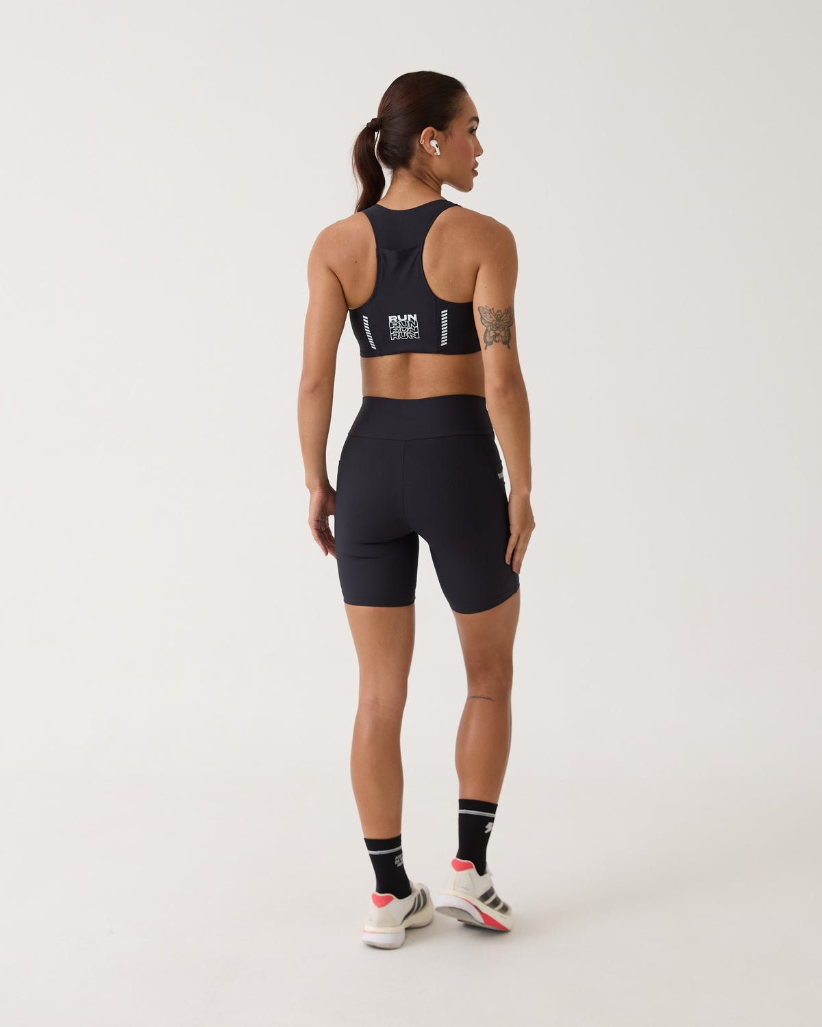 Bermuda com Bolso Run Club - Preto