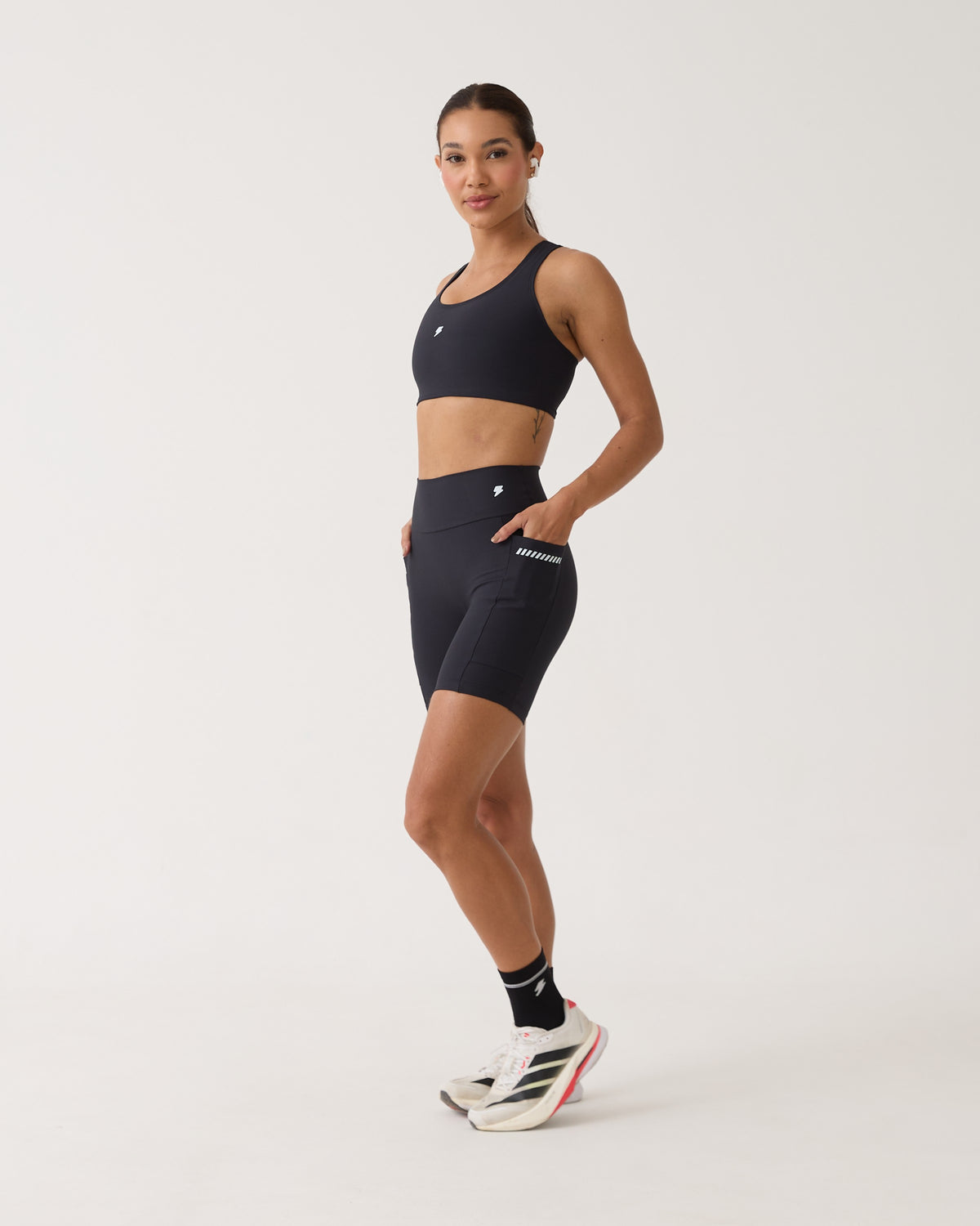 Bermuda com Bolso Run Club - Preto