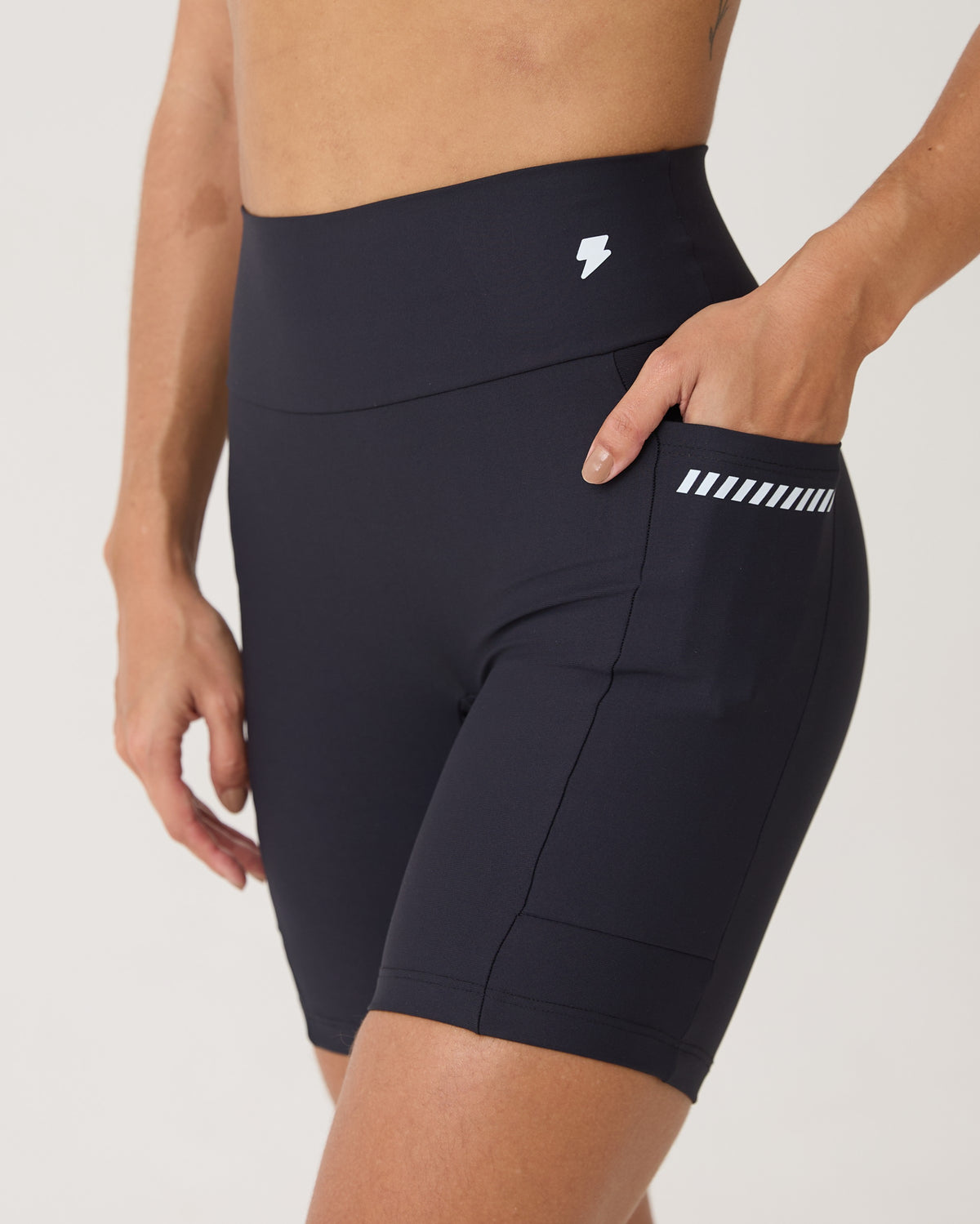 Bermuda com Bolso Run Club - Preto