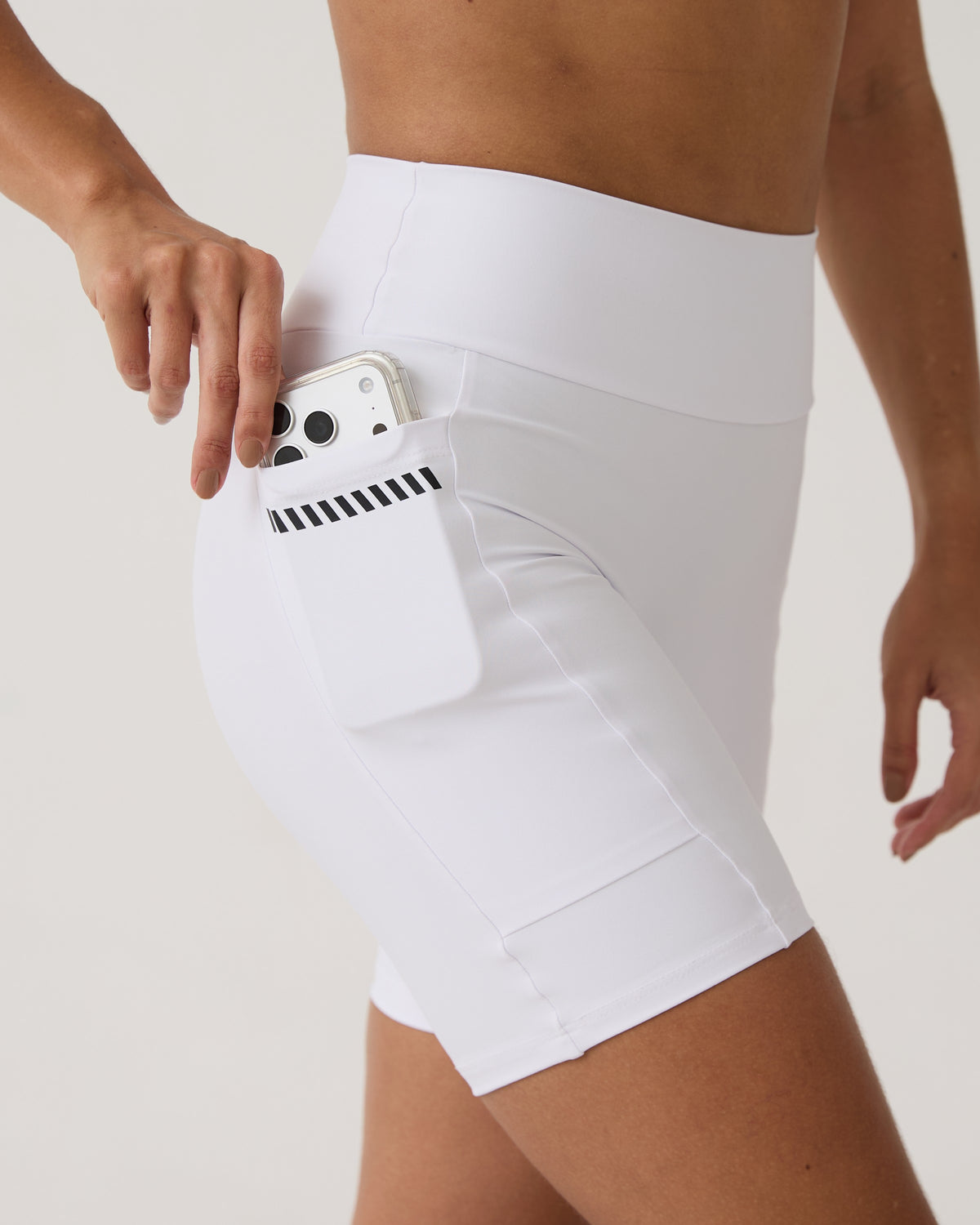 Bermuda com Bolso Run Club - Branco