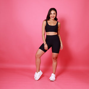 Conjunto Bermuda Bolso Unilateral &amp;amp; Top Camiseta Básico - Preto