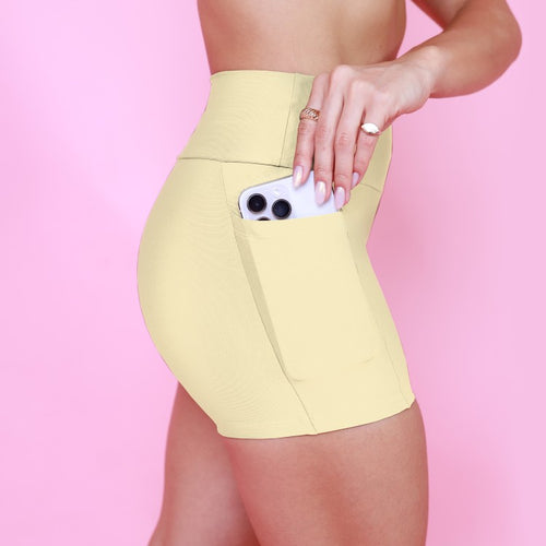 Conjunto Top Camiseta & Short com Bolso Unilateral - Manteiga