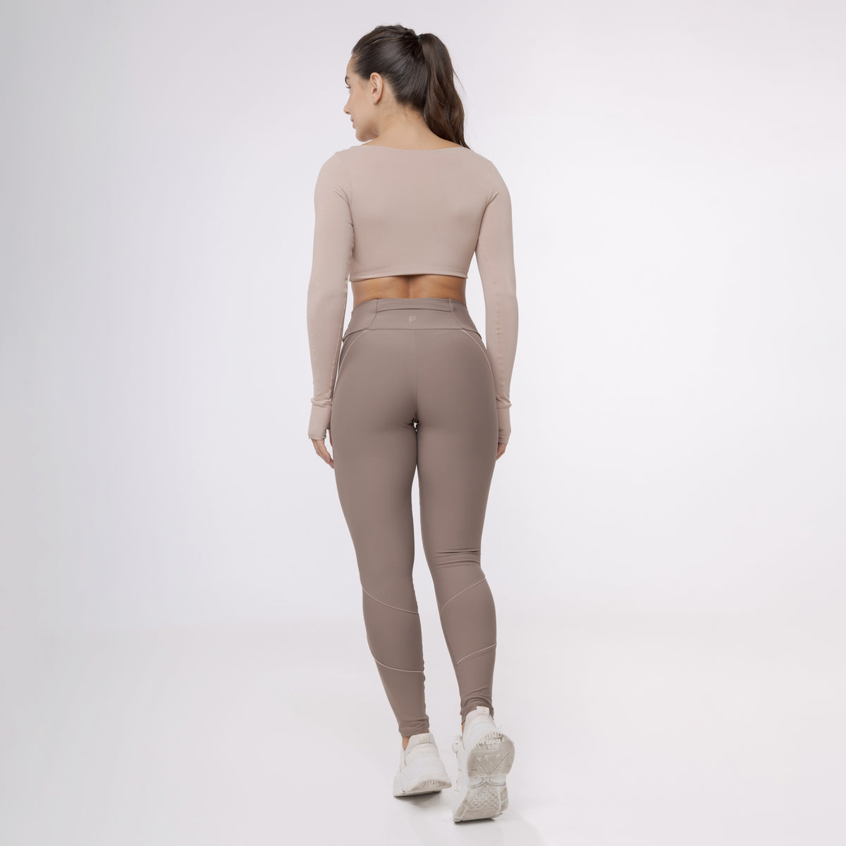 Top Cropped Manga Longa Sleek - Café com Leite