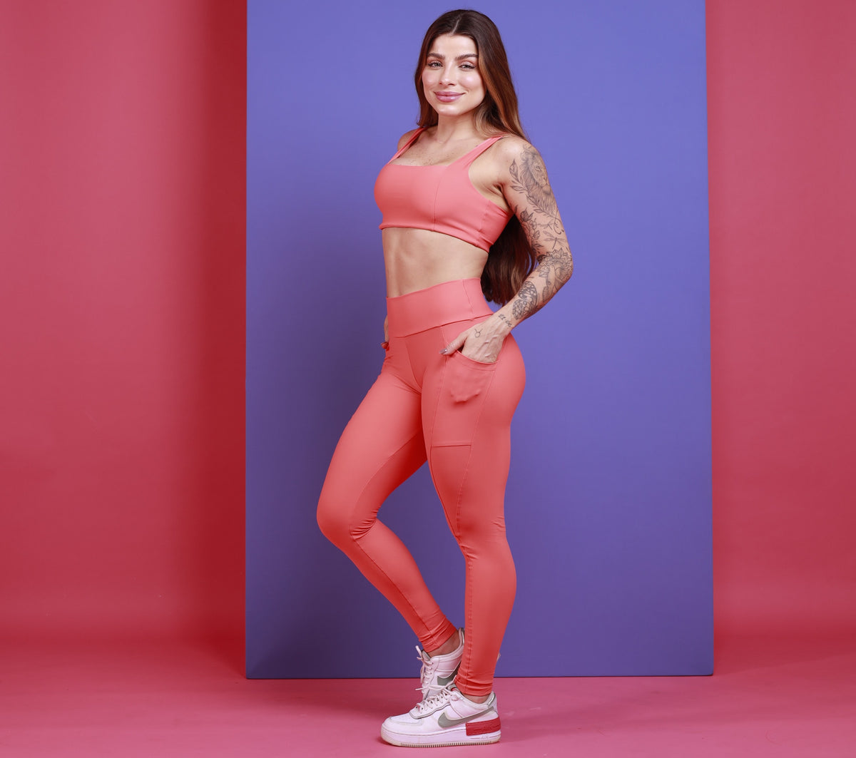 Legging Com Bolso Recorte Anatômico - Coral