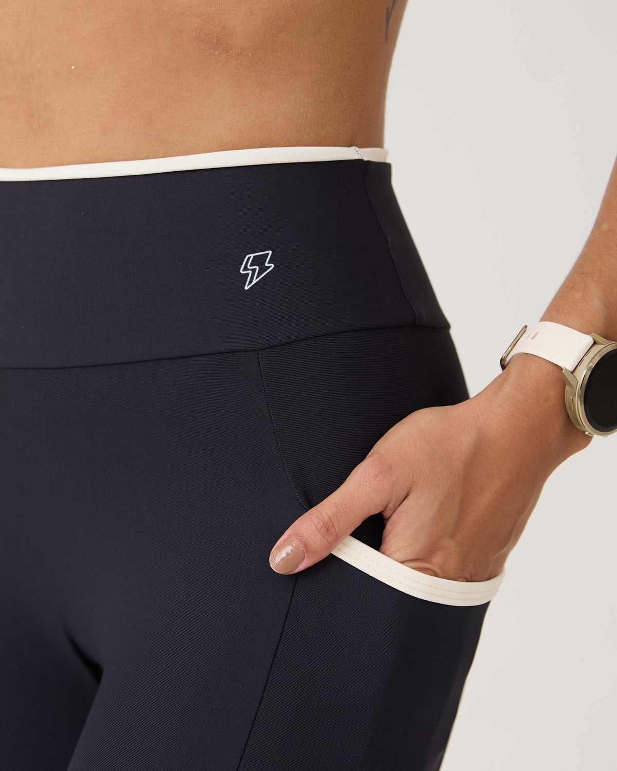 Legging com Bolso Fita Bicolor - Preto & Off White