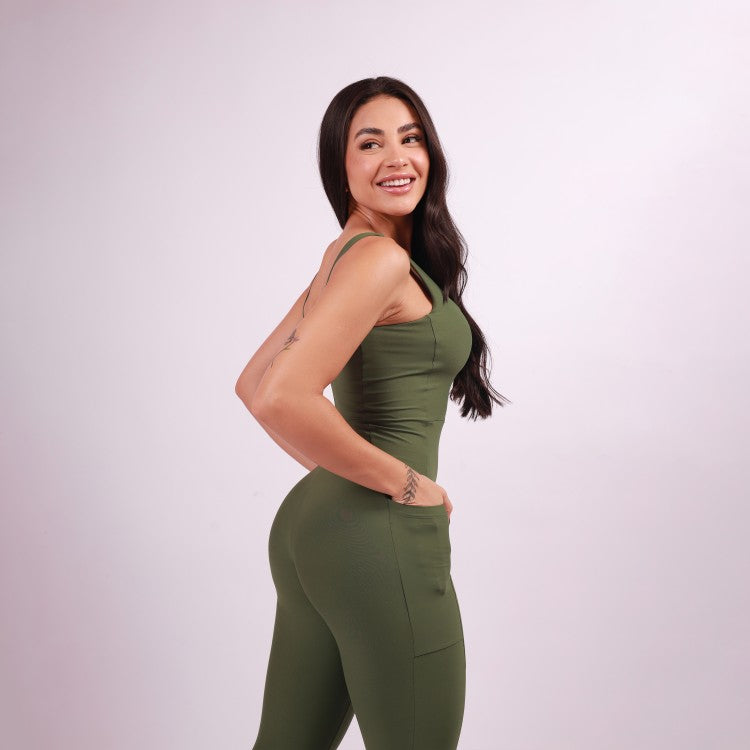 Macacão Decote Quadrado com Bolso - Verde Oliva