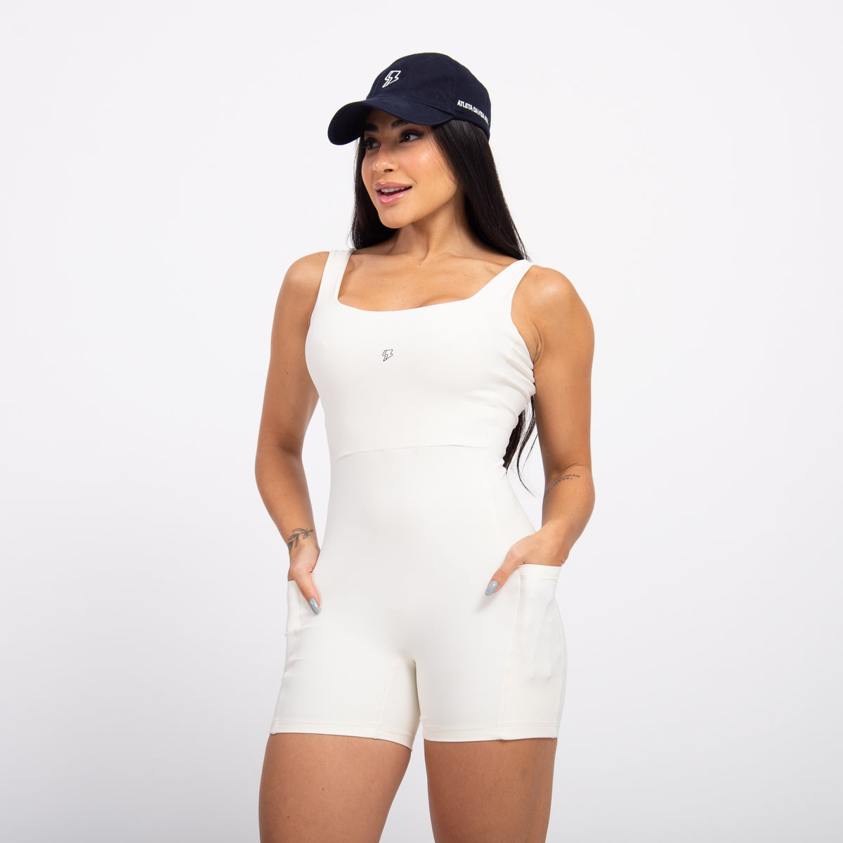 Macaquinho Decote Quadrado com Bolso - Off White
