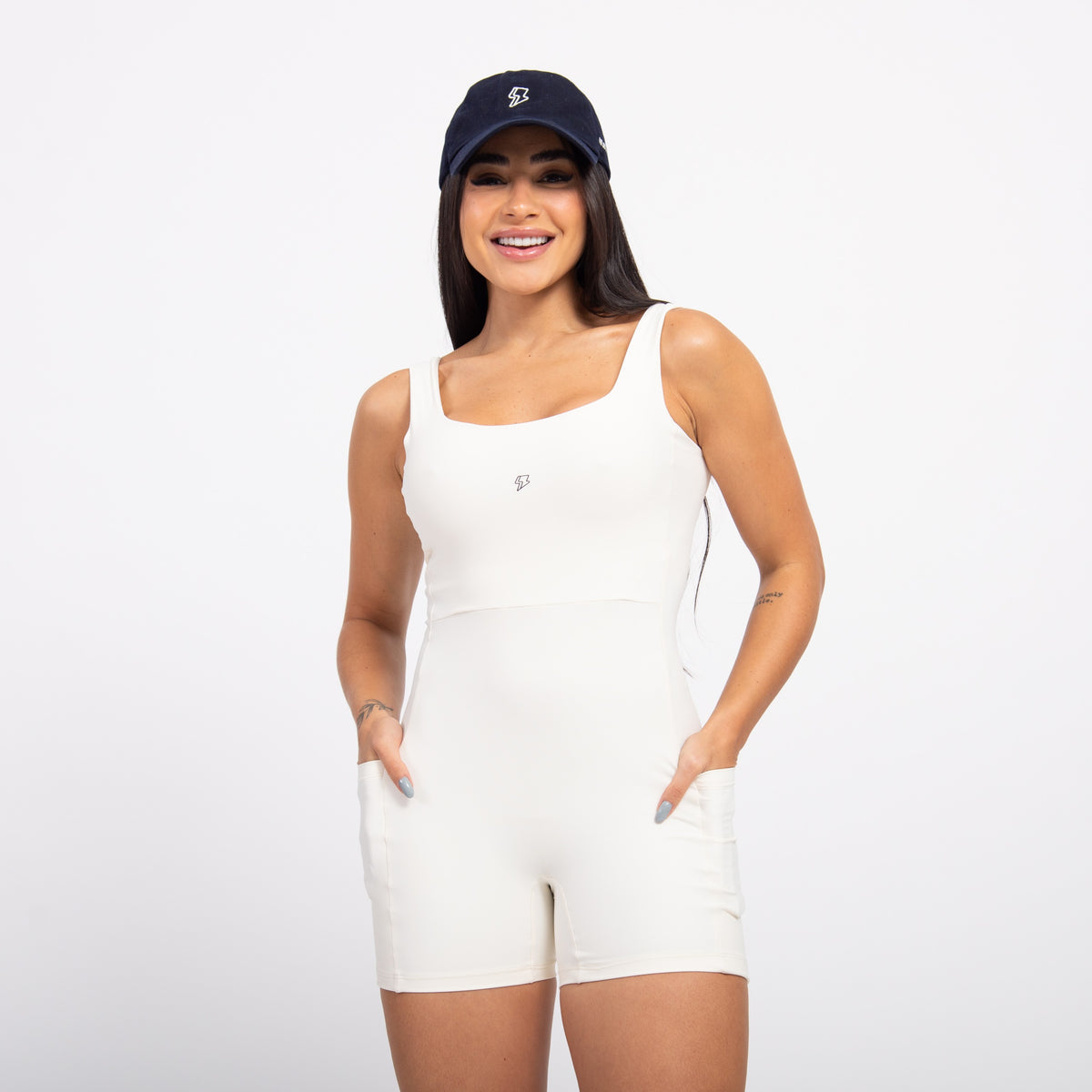 Macaquinho Decote Quadrado com Bolso - Off White