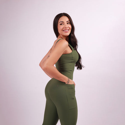 Macacão Decote Quadrado com Bolso - Verde Oliva