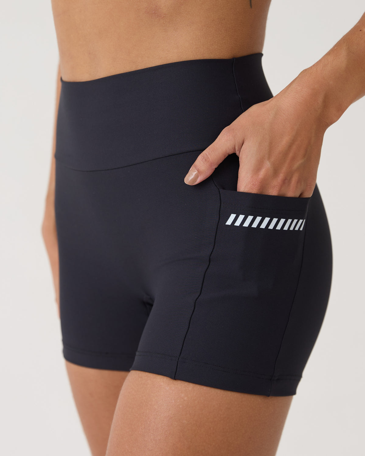 Short com Bolso Run Club - Preto