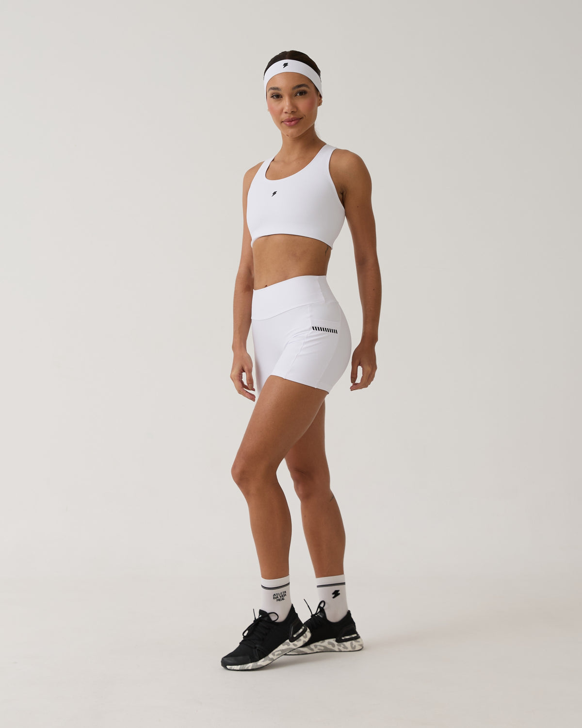 Short com Bolso Run Club - Branco