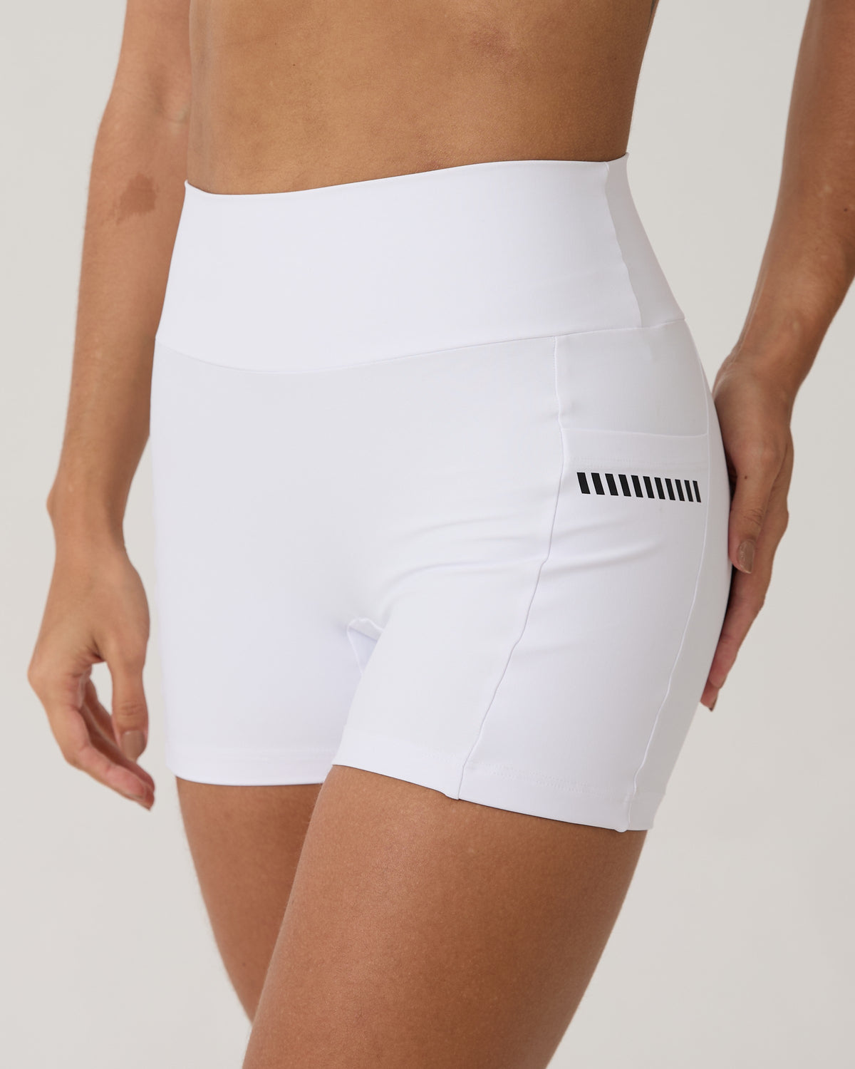 Short com Bolso Run Club - Branco
